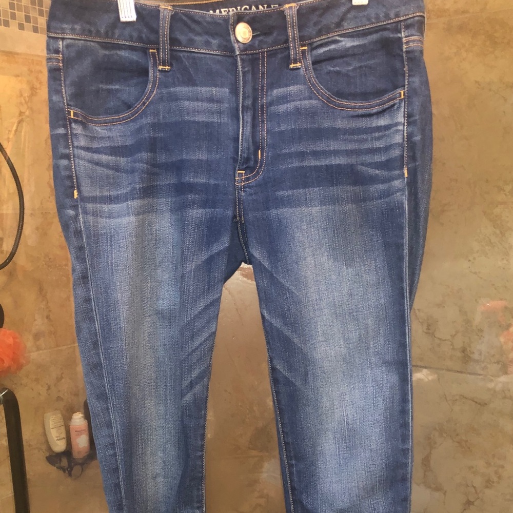 American Eagle Skinny Jegging Jeans
